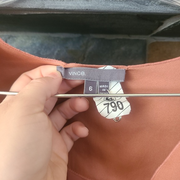 🔴Vince Pink-Orange Silk Polyester Cap Sleeve V-Neck Dress Size 6 Midi Length - Picture 5 of 9